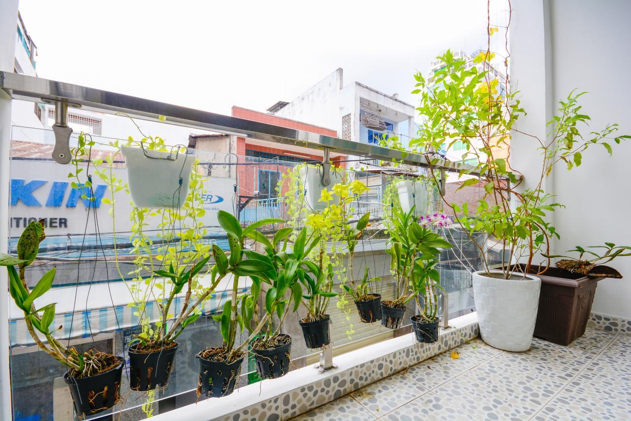 Отель The Nguyens Cafe Nhc Хошимин Экстерьер фото